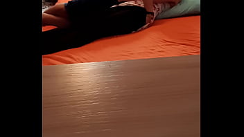 18-летняя офелия мастурбирует свою вульву